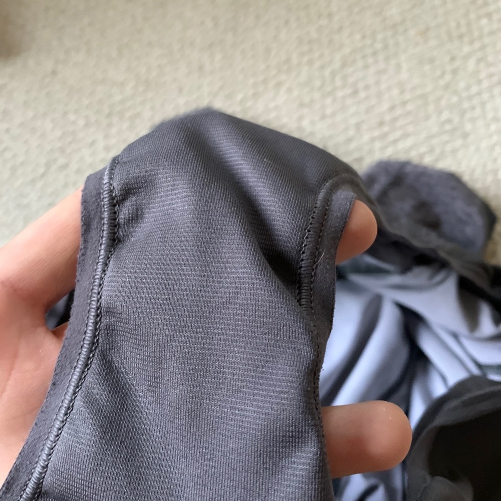 grey lululemon hotty hot shorts - Picture 6 of 7
